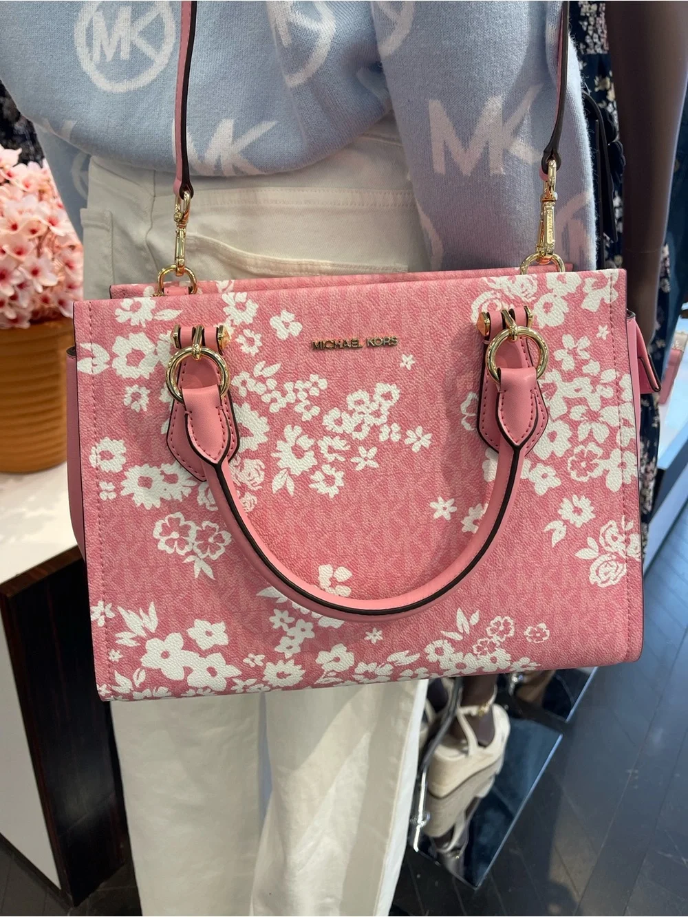 MICHAEL KORS Marilyn Md Printed Signature Logo Satchel Crossbody
Carnation
NWT - Picture 16 of 16